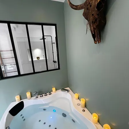 Le Nid D'Eliyah, Suites Avec Jacuzzi 15Min Disneyland Paris Nanteuil-les-Meaux Exterior photo