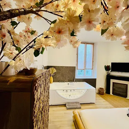 Le Nid D'Eliyah, Suites Avec Jacuzzi 15Min Disneyland Paris Nanteuil-les-Meaux Exterior photo