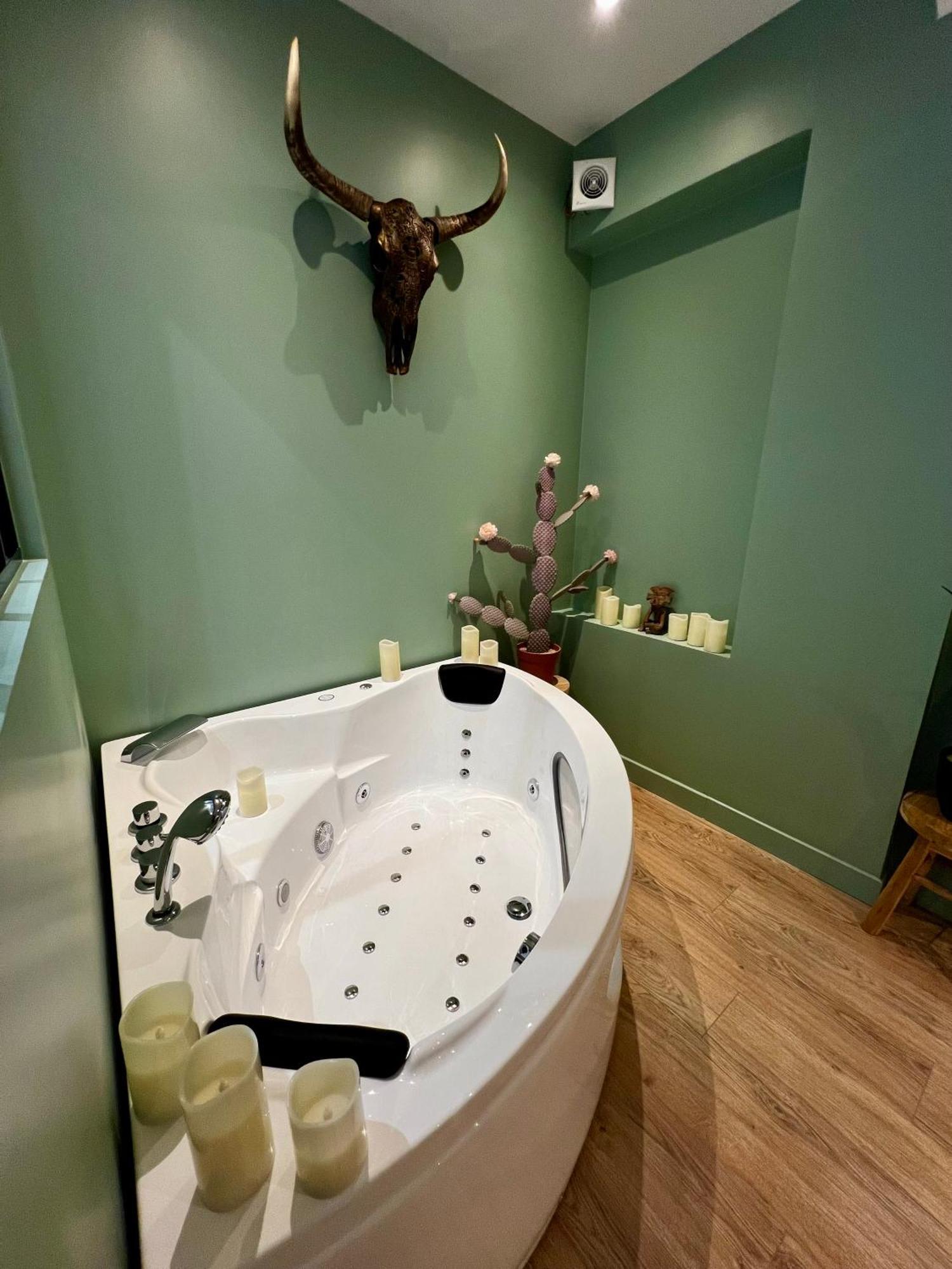 Le Nid D'eliyah, Avec Jacuzzi 15min Disneyland Paris Appartement Nanteuil-lès-Meaux